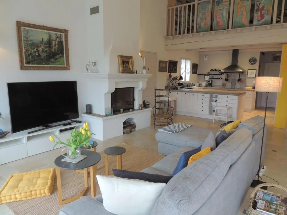 Picturesque Holiday Home With Garden Vaison-la-Romaine France