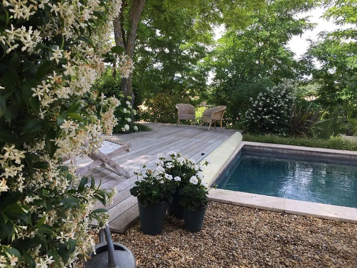 Picturesque Holiday Home With Garden Vaison-la-Romaine