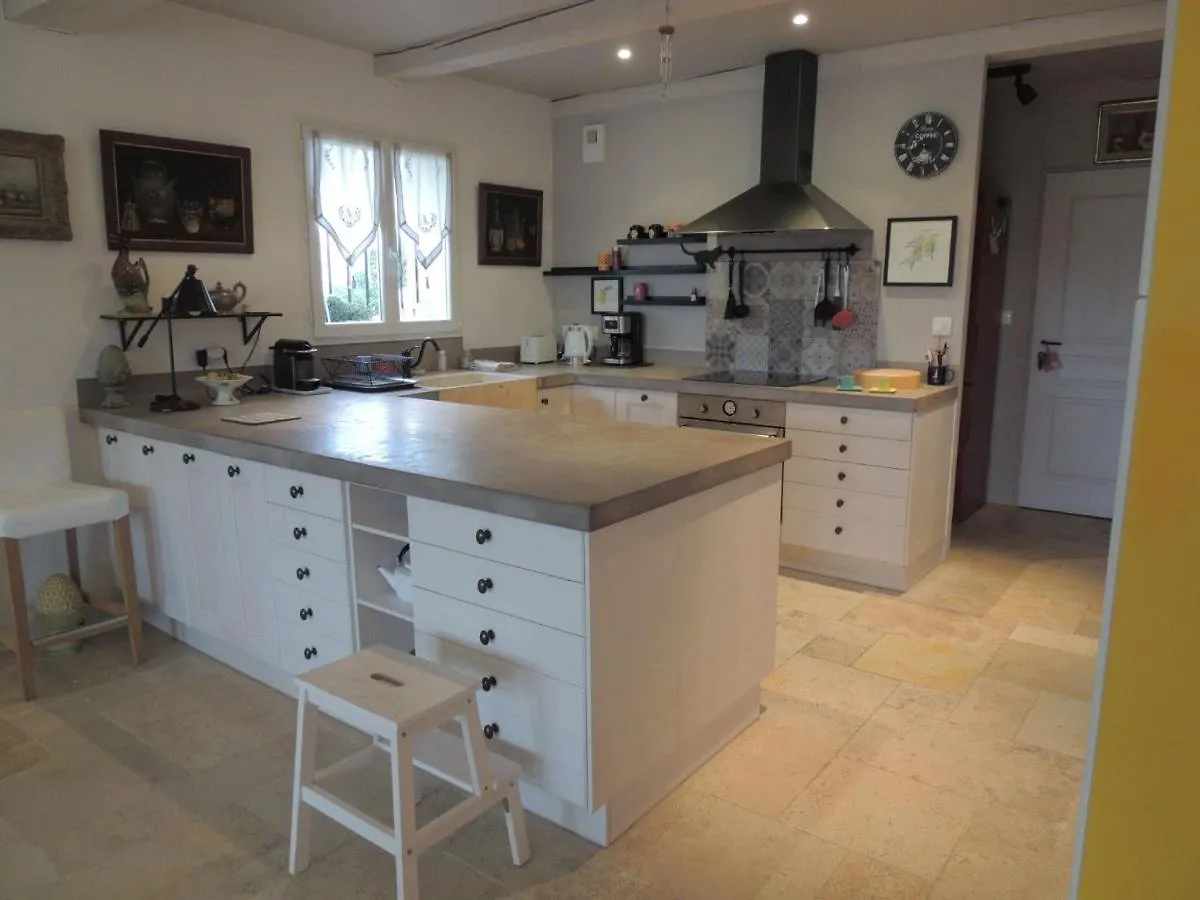 Picturesque Holiday Home With Garden Vaison-la-Romaine France