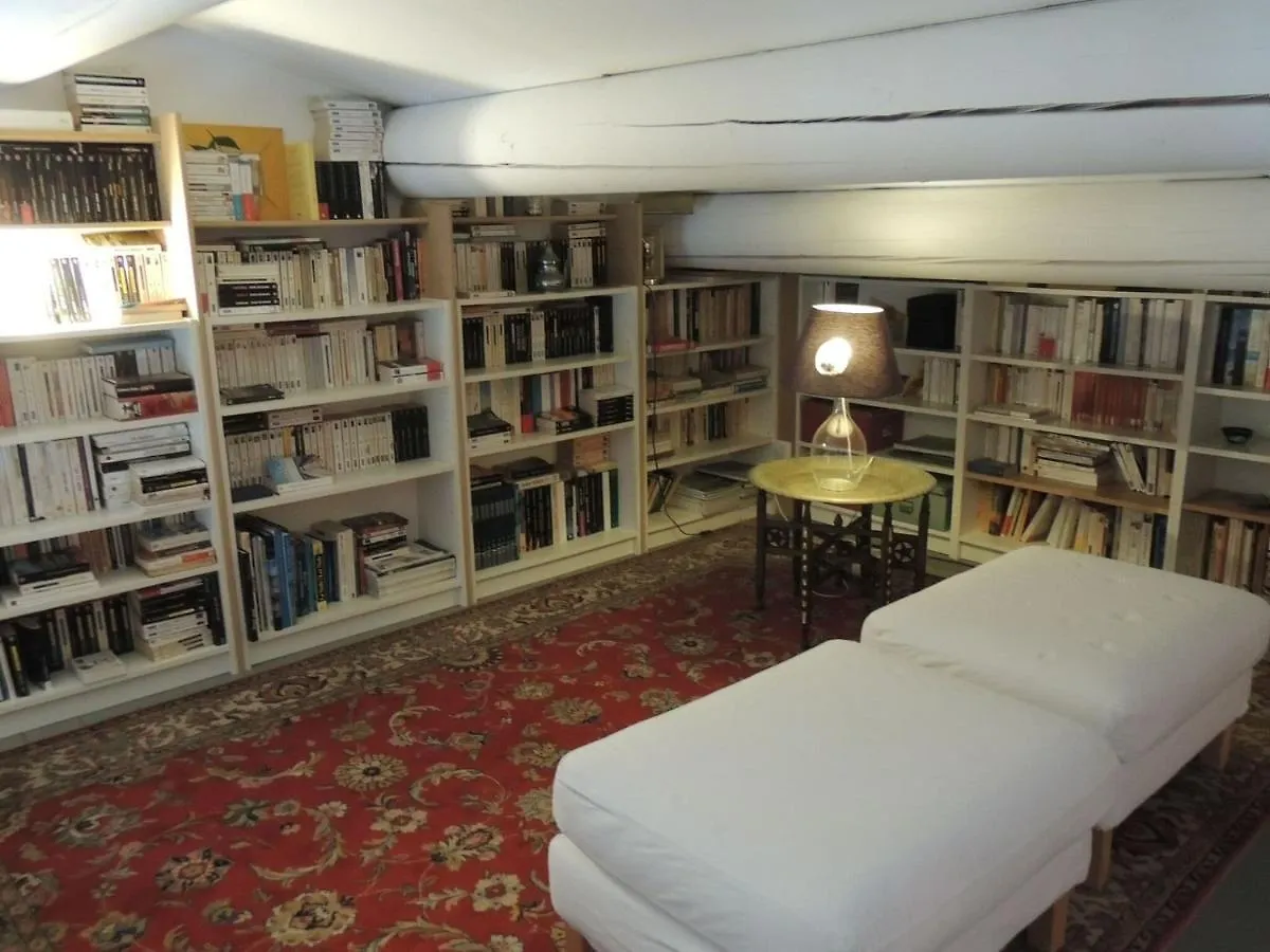 Picturesque Holiday Home With Garden Vaison-la-Romaine France