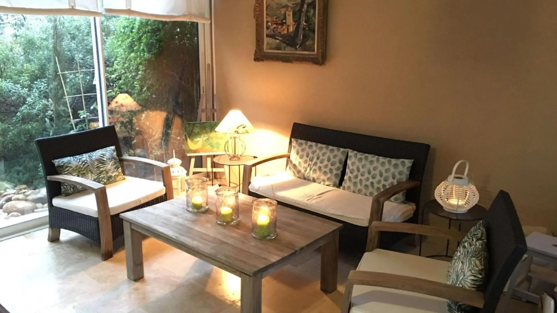 Picturesque Holiday Home With Garden Vaison-la-Romaine