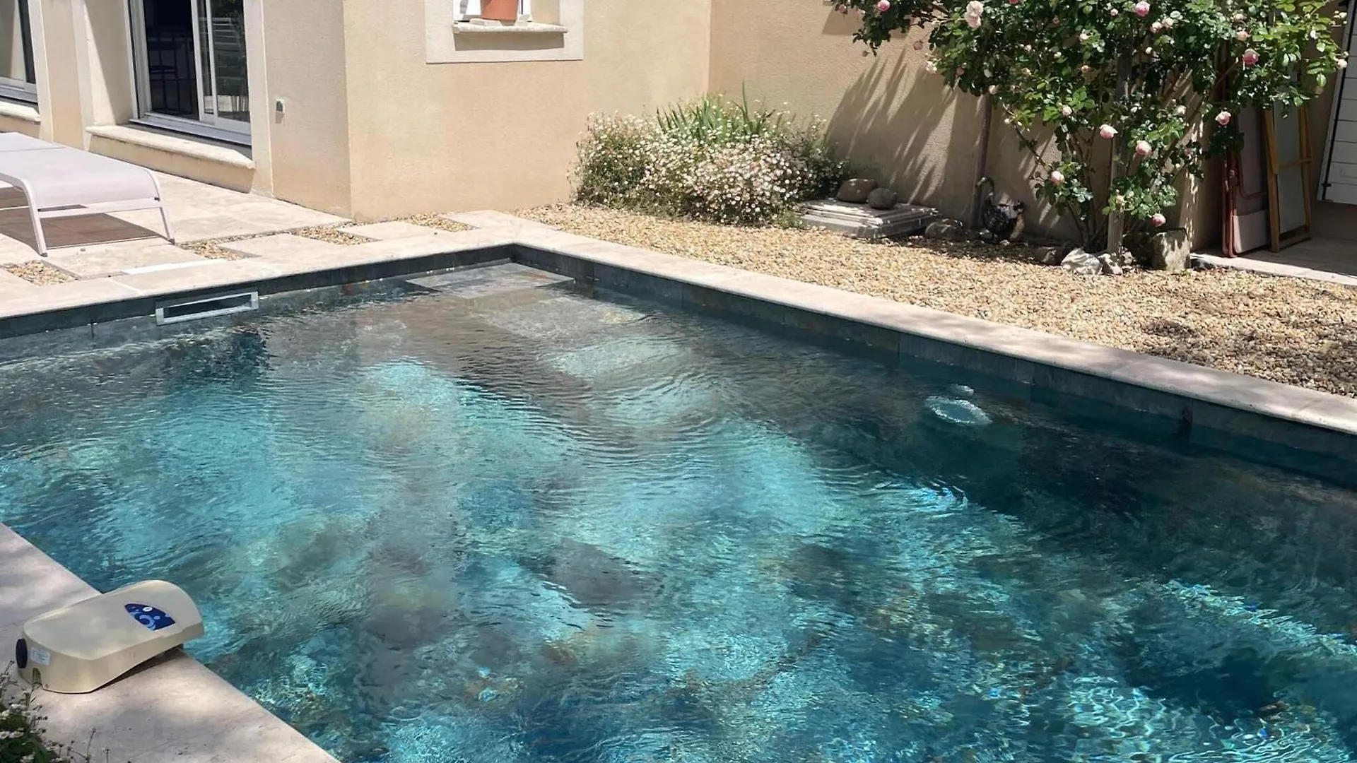 Picturesque Holiday Home With Garden Vaison-la-Romaine